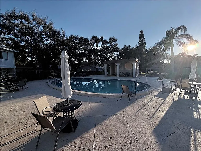 3707 Pine Cone Cir — Photo 18