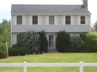 4 Meadow Rd, Windham, NH 03087