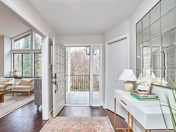 5th image of 2400 Rockridge Ct