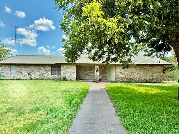 204 Park Hill Dr, Hamilton, TX 76531