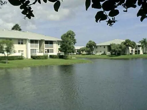 R-1531 SE Royal Green Circle #R-206, Port St Lucie, FL 34952