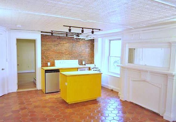 2nd image of 719 Park Ave