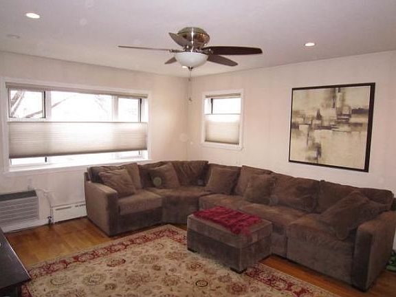 4th image of 1571 Independence Ave #1B