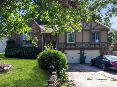 11579 Earnshaw St, Overland Park, KS, 66210