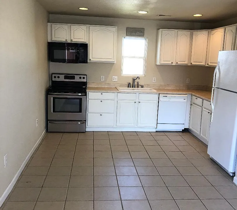 1012-3 Briarwood Rd