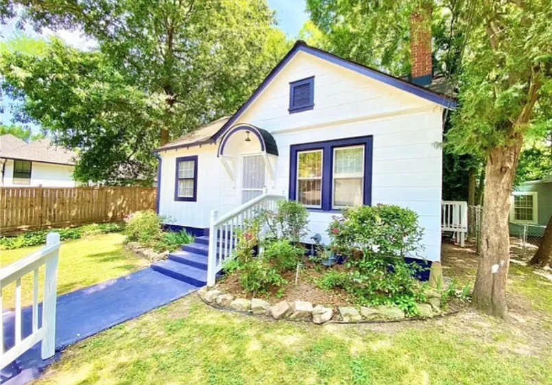 938 Beckwith St SW — Photo 2