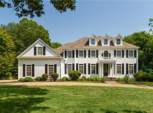 12 Banfield Ln, Saunderstown, RI 02874