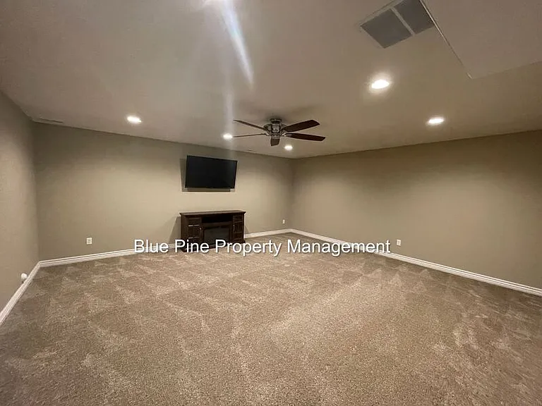 3601 Delaware Ave — Photo 26