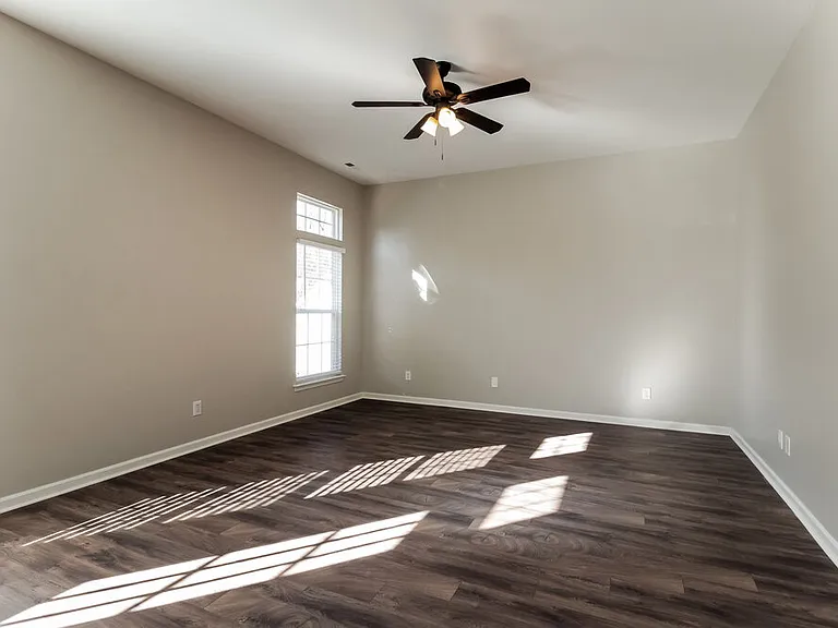 1001 Andrea Pl — Photo 4