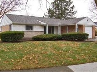 916 E Villa Dr, Des Plaines, IL