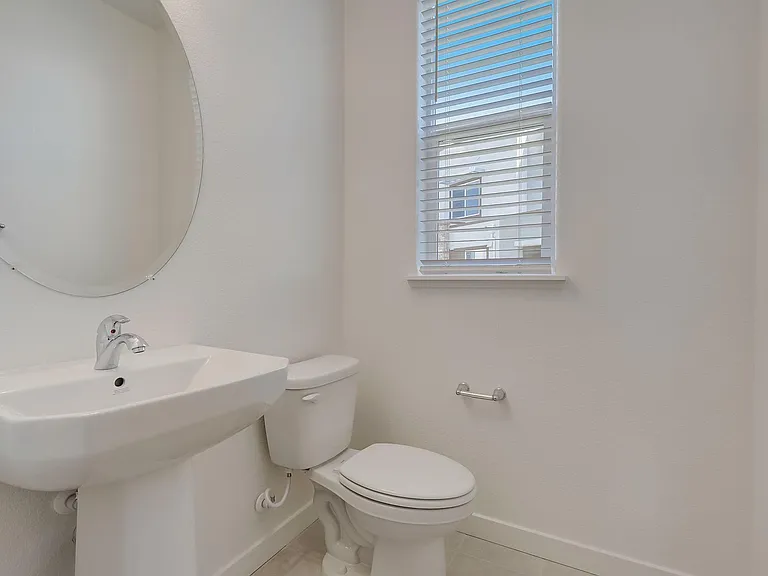 Estaire Luxury Townhomes — Photo 22