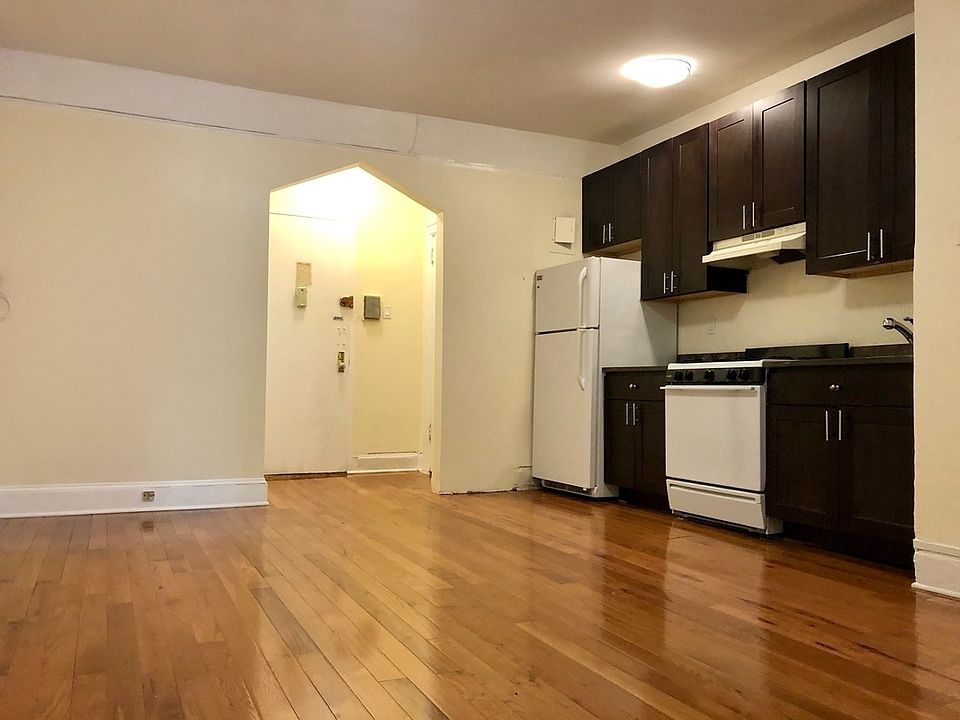 1st image of 2106 33rd St #A8