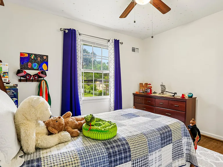 18033 Mill Creek Dr — Photo 26
