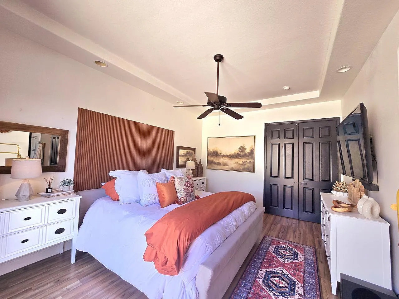5 bed, 2424 sqft, $5,500 — Photo 3