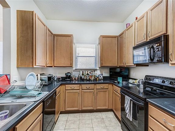 4th image of 1216 Catherine St