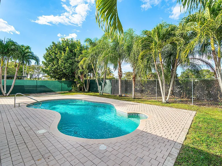 8411 Garden Gate Pl — Photo 9
