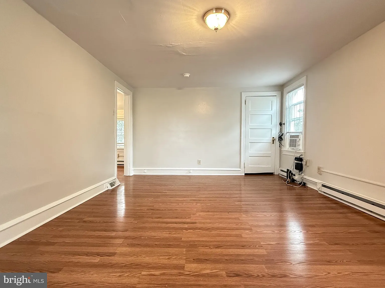 1 bed, 1.0 bath, 665 sqft, $1,350 — Photo 4