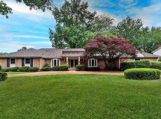 145 S Graeser Rd, Saint Louis, MO 63141