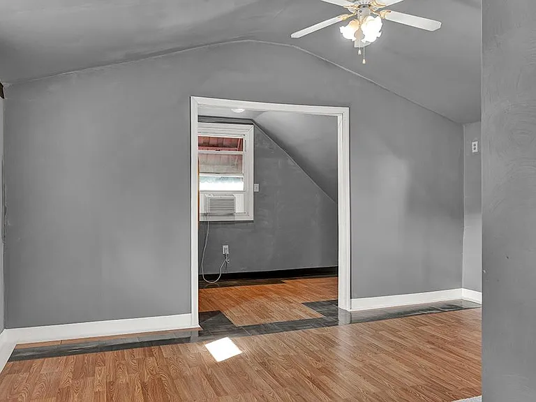 220 Crest Ave — Photo 21
