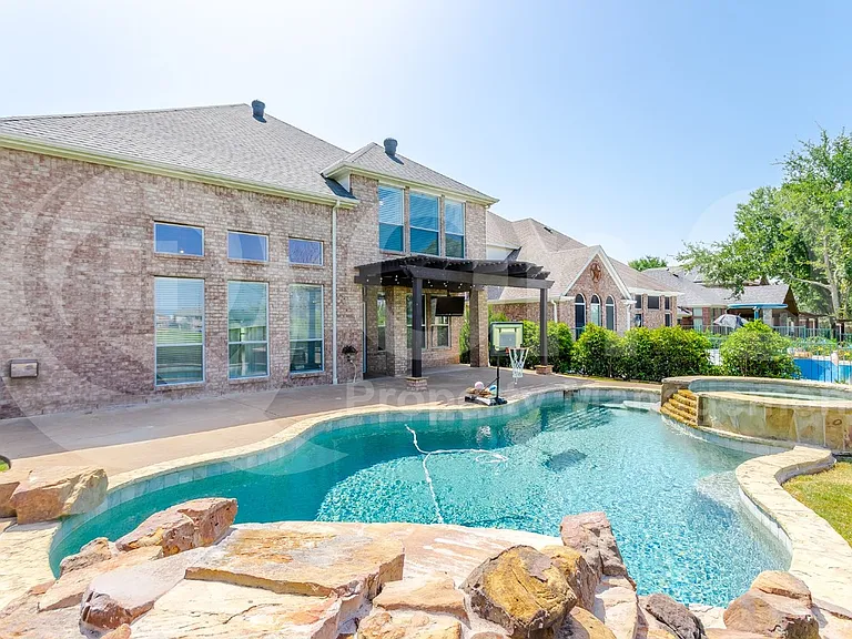 11281 Balcones Dr — Photo 48