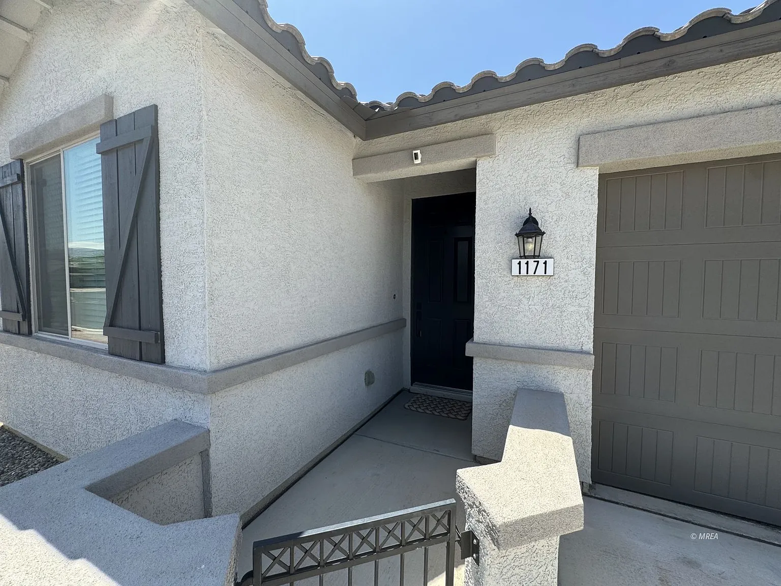 3 bed, 2.0 bath, 1165 sqft, $2,200 — Photo 3