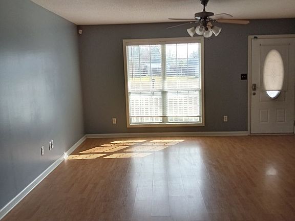 4th image of 1437 Hesperia Cir