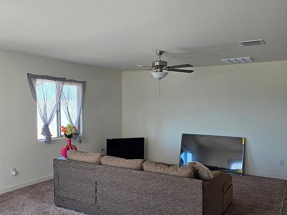5th image of 980 W 20TH Street