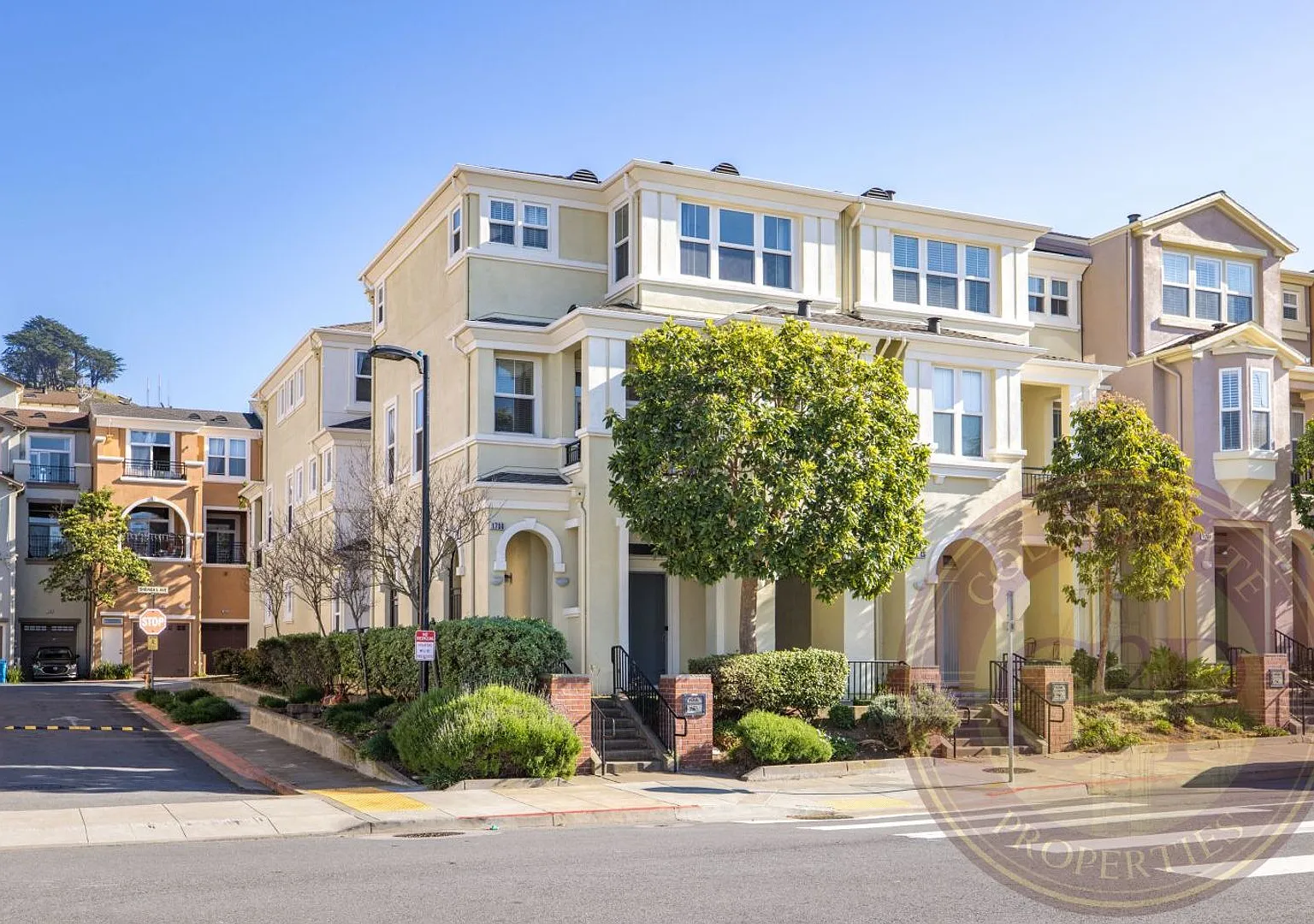 Sunset - 3 BR, 3.5 BA Townhouse 2,225 Sq. Ft. - 3D Virtual Tour, 2 Car Garage — Photo 2