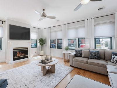 6 Cushing St APT 1, Waltham, MA, 02453