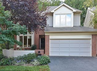 1404 Hemingway Ct, Reston, VA 20194