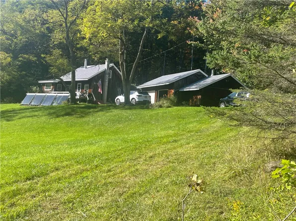 212 Junction Rd, Bainbridge, NY 13733