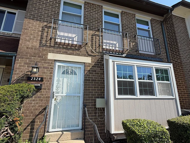 2324 Sun Valley Cir #J — Photo 25