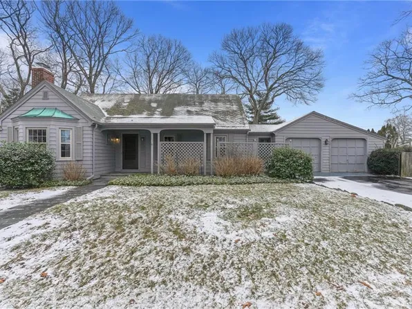 21 Poplar Ave E, Riverside, RI 02915