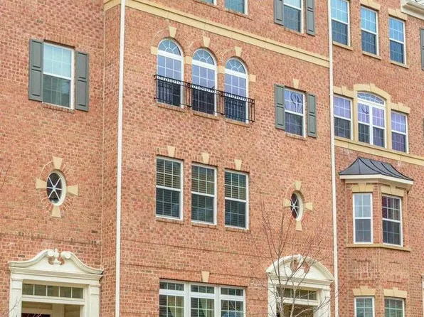 15057 Leicestershire St, Woodbridge, VA 22191