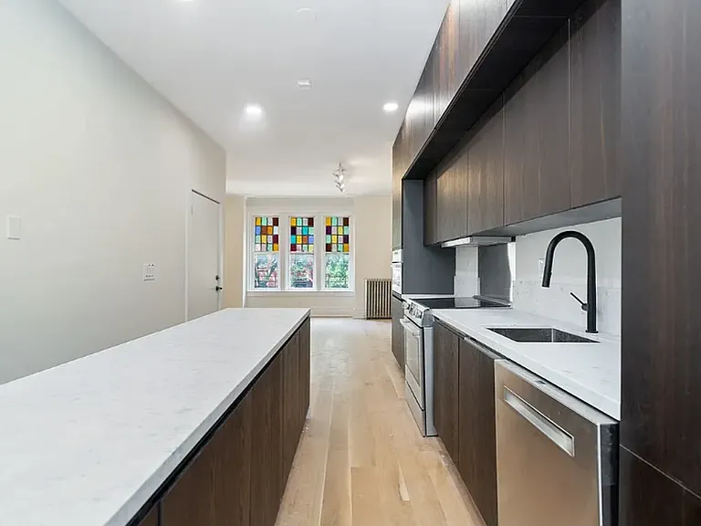 278 Macon St #1 — Photo 5