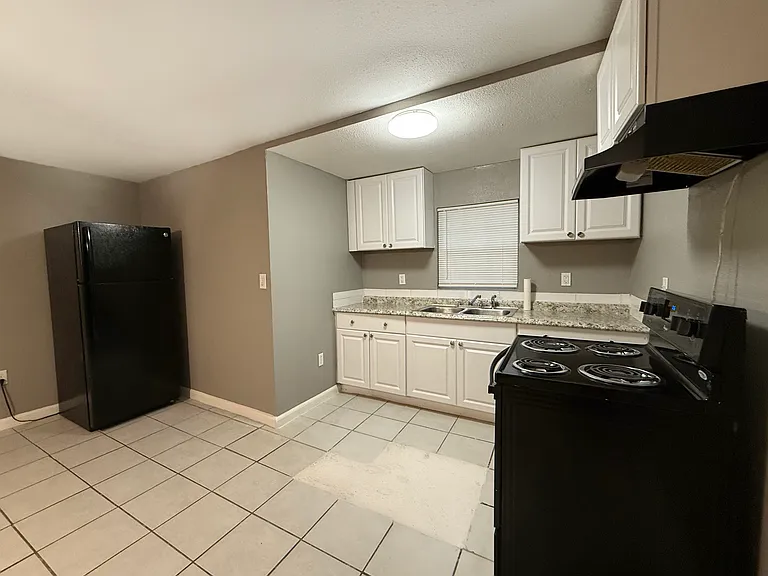 1039 Edison Dr #2 — Photo 4