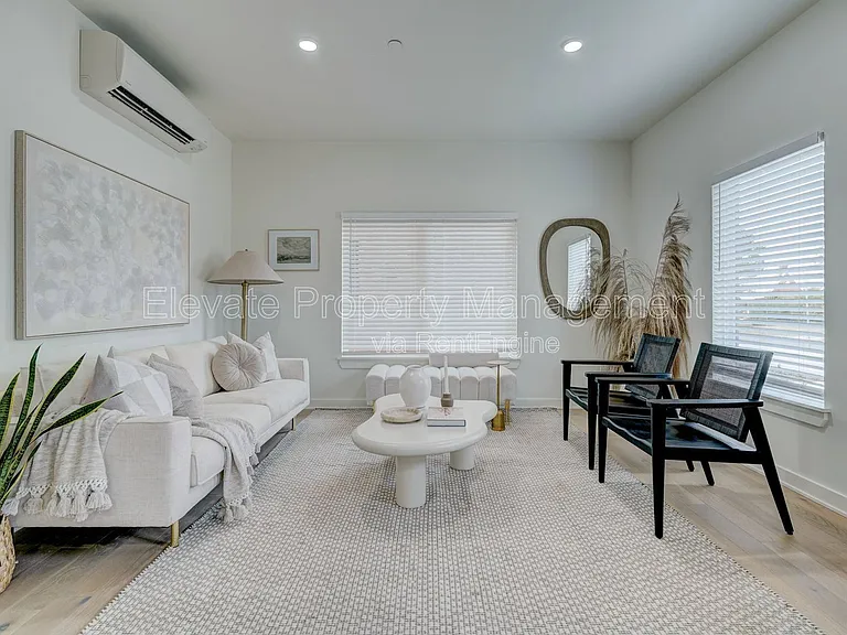 1614 NW 17th St #5 — Photo 1