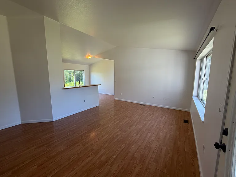 1685 N Lacy Loop — Photo 3
