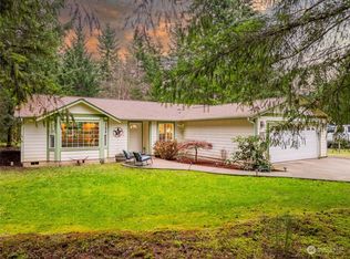 107 Moonlit Ln, Winlock, WA 98596