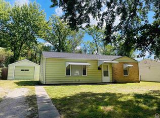 2220 SW Winterwood Ln, Topeka, KS 66614