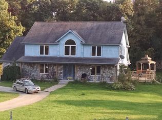 1520 Beaumont Rd, Highland, MI 48356