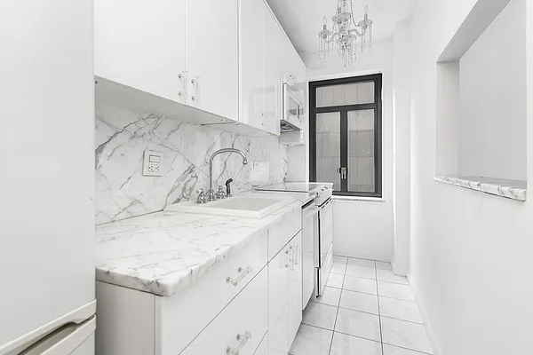 Sold by Compass | media 6