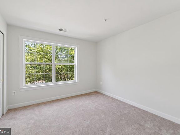 5th image of 3426 Carriage Walk Ct #13-B