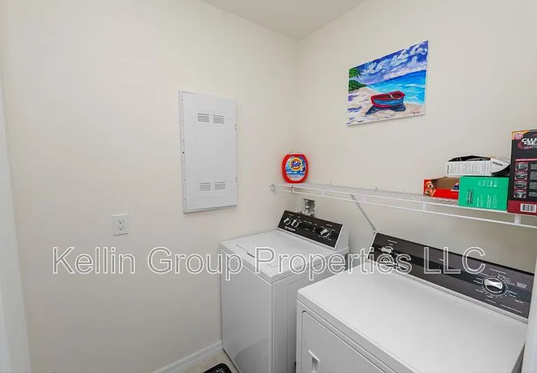 833 Ambleside Dr — Photo 31