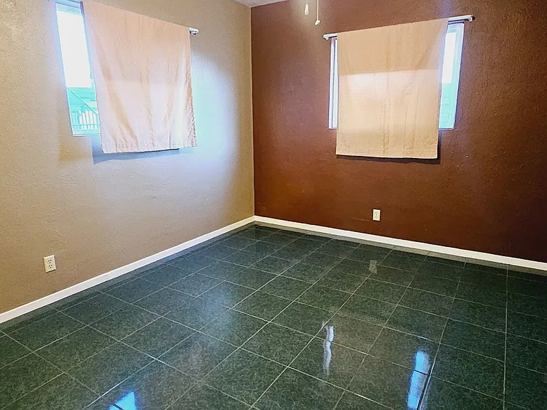 2600 Aurora Ave — Photo 11