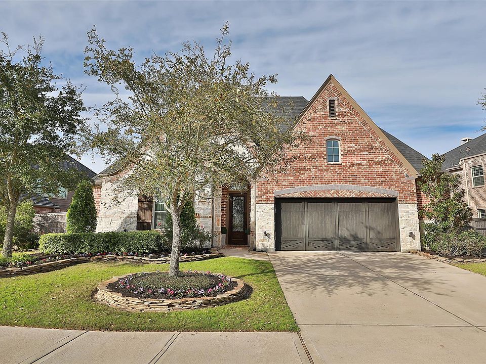 1st image of 27550 Kingsland Place Ln