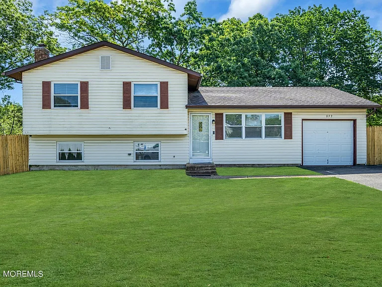 899 Nantucket Ct — Photo 18