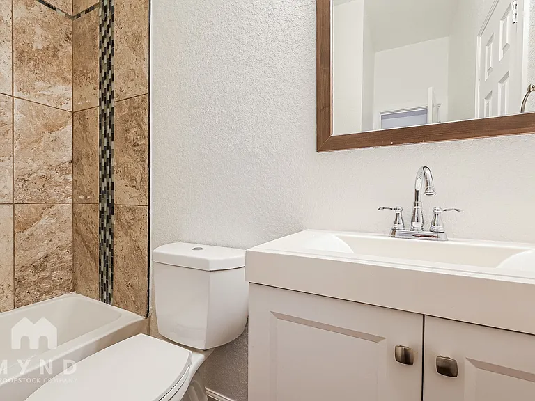 2426 S Acoma St — Photo 20