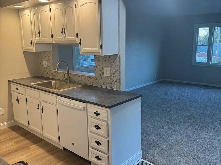 1620 W Hayes St — Photo 4