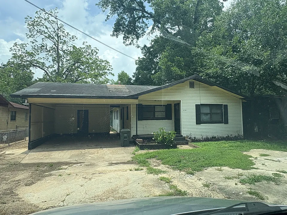 1114 Joe Louis St